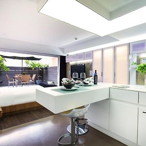 Queen Room Garden View